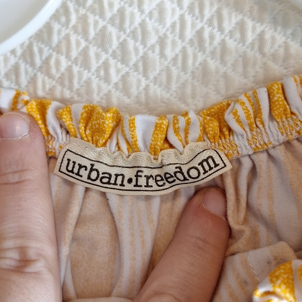 URBAN FREEDOM YELLOW AND WHITE XS BLOUSE - Picture 5 of 6